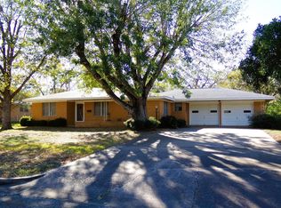 513 N Exchange St, Weimar, TX 78962