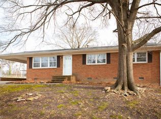 2503 Dumfries Rd, Greensboro, NC 27407