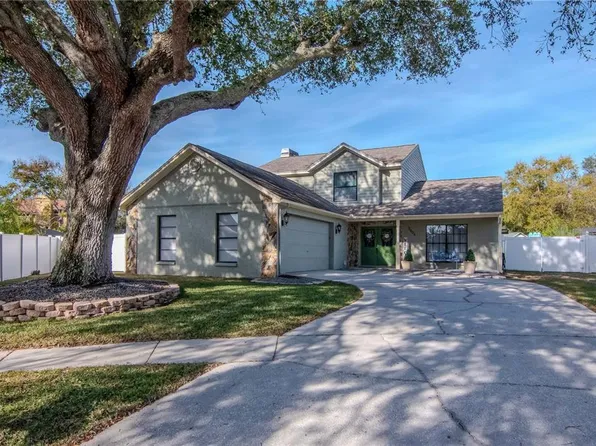 2604 Goldcrest Pl, Valrico, FL 33596