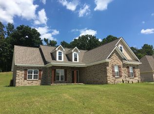 615 Taylor Overlook Dr, Taylor, MS 38673
