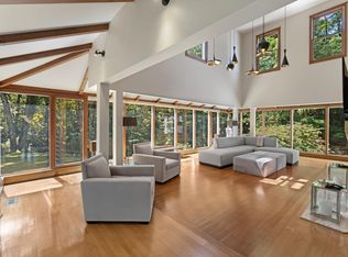 386 Taconic Rd, Greenwich, CT 06831