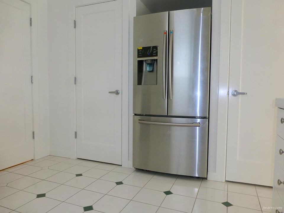 1st image of 3485 Sacramento St