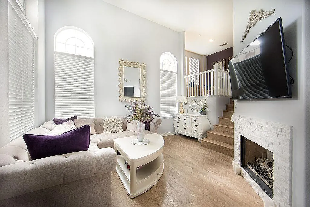 16 Benchmark Ln — Photo 4