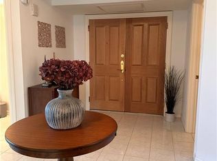 7515 Pelican Bay Blvd APT 2A, Naples, FL 34108