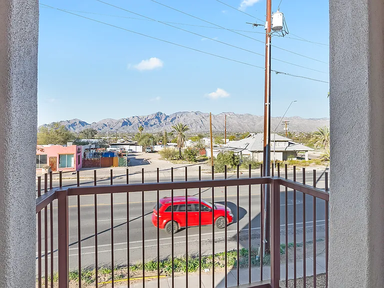 Balcony with views of the catalinas