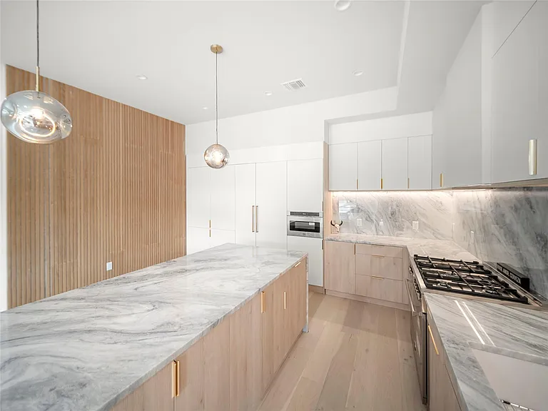 2107 Brackenridge St #A — Photo 17