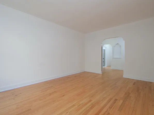 340 E Mosholu Parkway S image 5 of 10