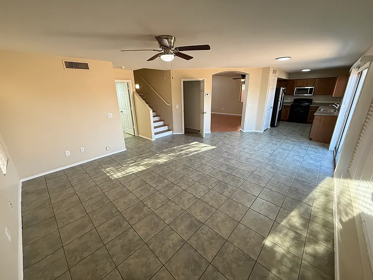 1457 E 10th Pl — Photo 30