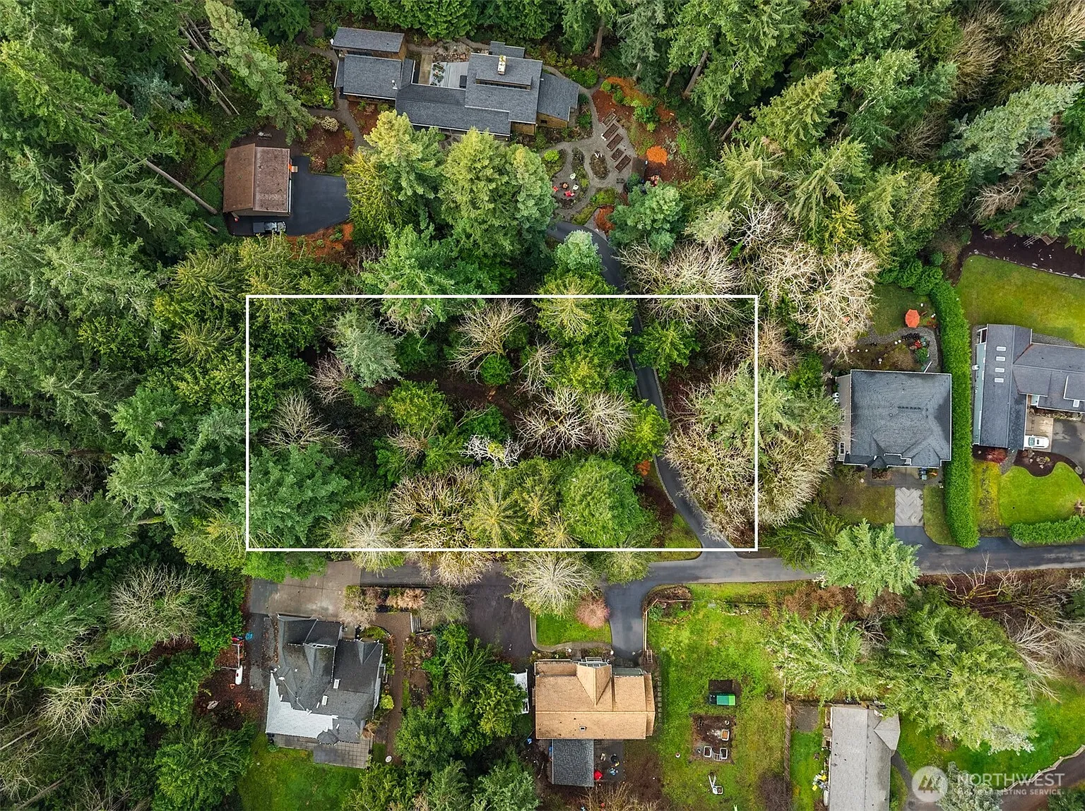 9351 Moss Lane NE photo 1