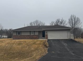 4338 Honey Locust Ln, Roscoe, IL 61073