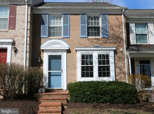 8907 Barrowgate Ct, Potomac, MD 20854