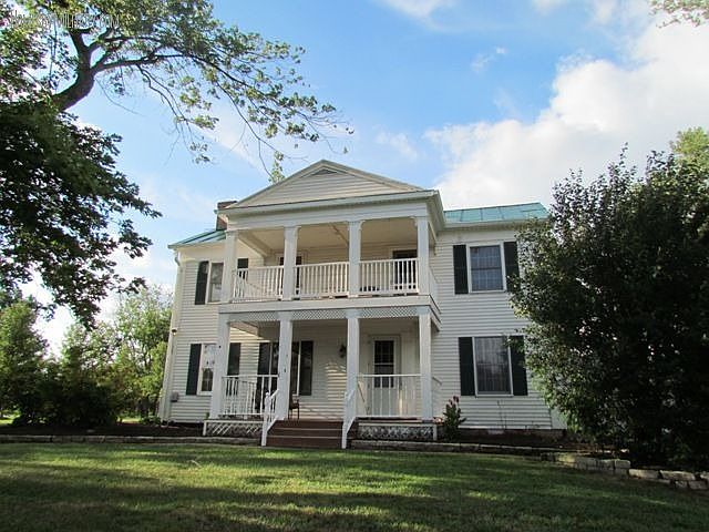 Charming 1900's home with all the ameneties of today!