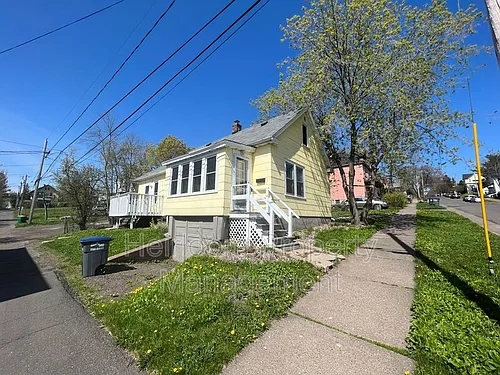617 N 9th Ave E Photo 1