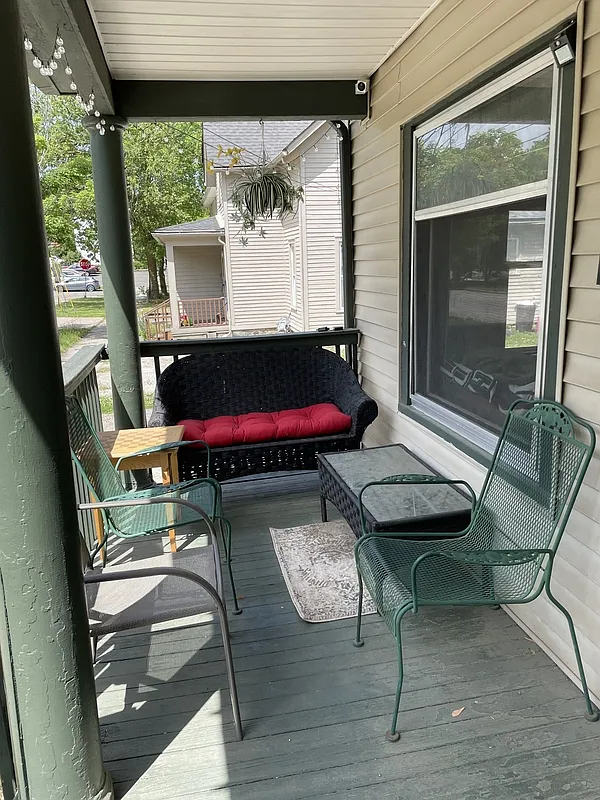 4 bed, 1.0 bath, 1812 sqft, $1,325 — Photo 3