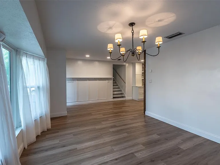 518 Crestover Dr — Photo 12