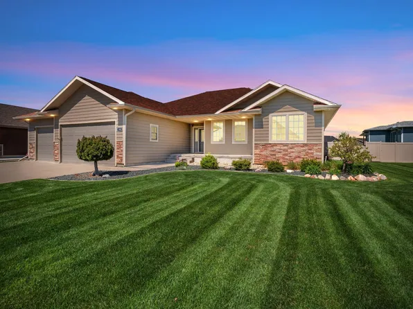 1505 Rockwell Trl, Vermillion, SD 57069
