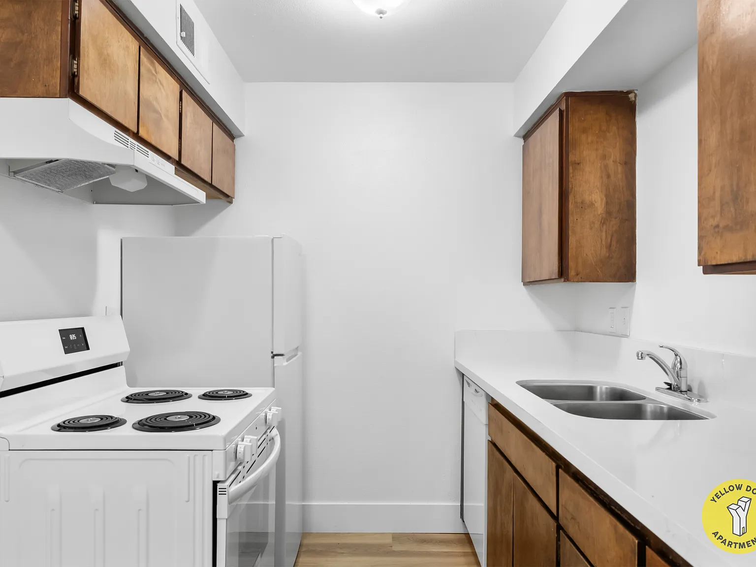 YELLOW DOOR APARTMENTS — Photo 4