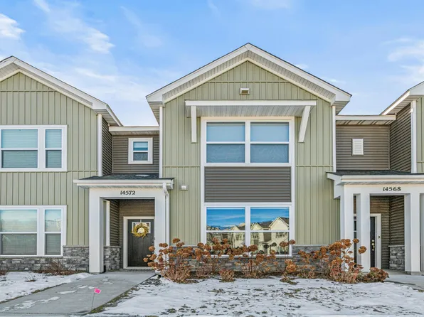 14572 Twin Lakes Cir, Burnsville, MN 55306