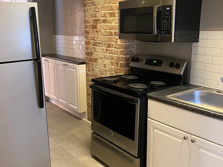 4027 Harrison St #2S — Photo 3