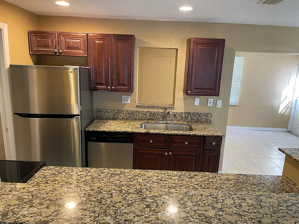 1650 W 12th Ct