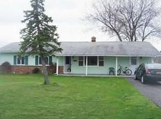 2094 Youngstown Lockport Rd, Ransomville, NY 14131
