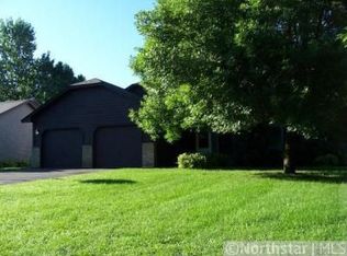 902 102nd Cir NE, Blaine, MN 55434