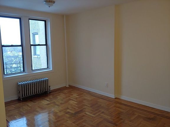 4th image of 7415 35th Ave APT 3L