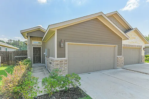 25109 Pacific Wren Dr Photo 1