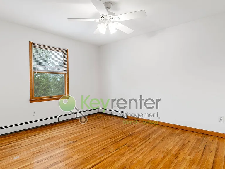 755 Spring Valley Rd — Photo 16