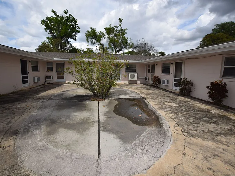 1031 Royal Palm Ave #2 — Photo 4