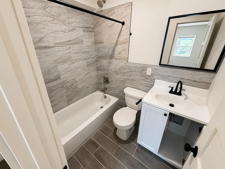 525 S Main St — Photo 16