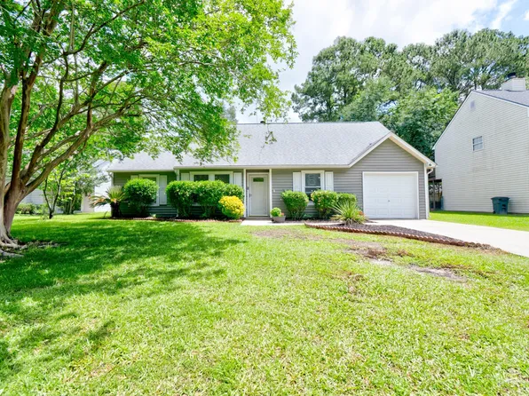 209 Apache Dr, Summerville, SC 29483