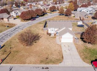 1678 N Prairie Run Cir, Mulvane, KS 67110