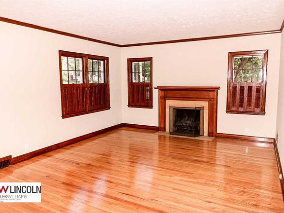3rd image of 800 S 32nd St
