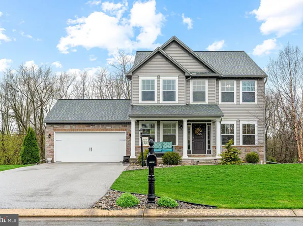 1095 Mountain Shadow W, Fayetteville, PA 17222