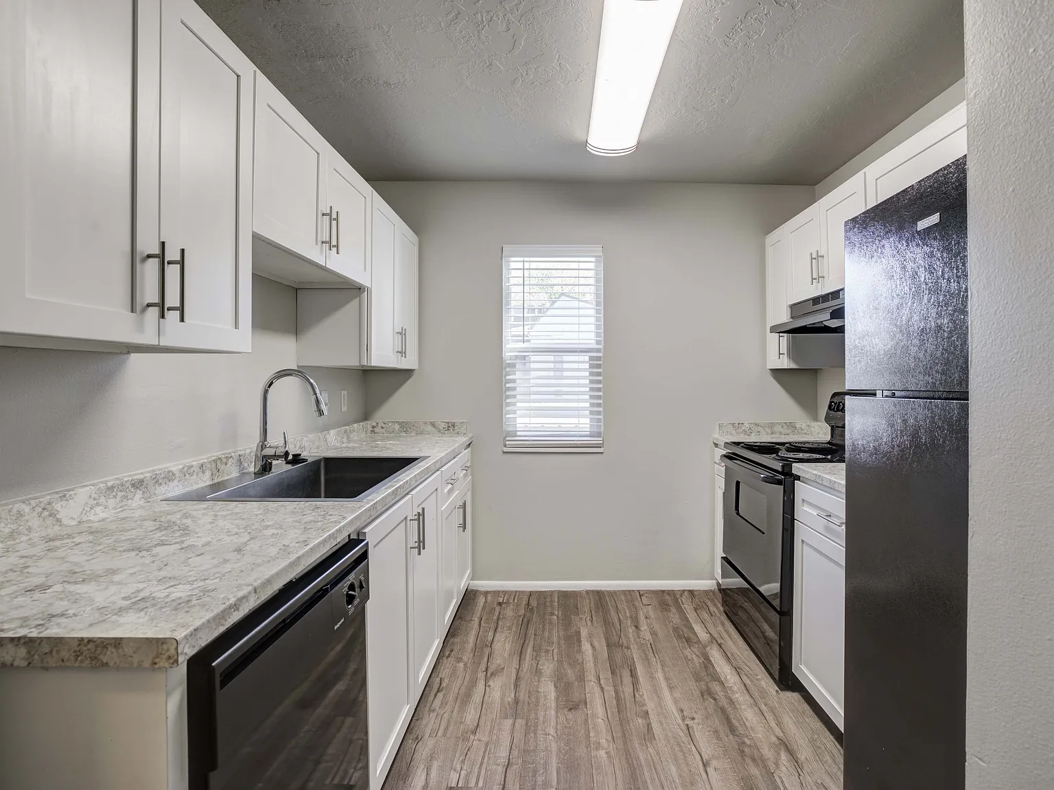 Cherry Creek Apartments — Photo 2