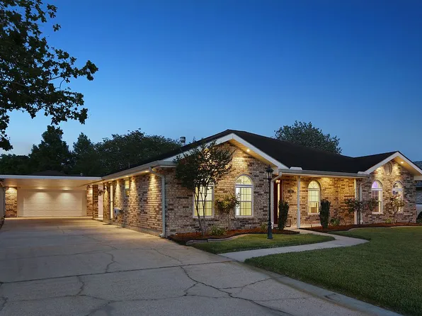 2537 W Friendship Dr, Harvey, LA 70058