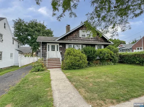 210 Bell Ave, Hasbrouck Heights, NJ 07604