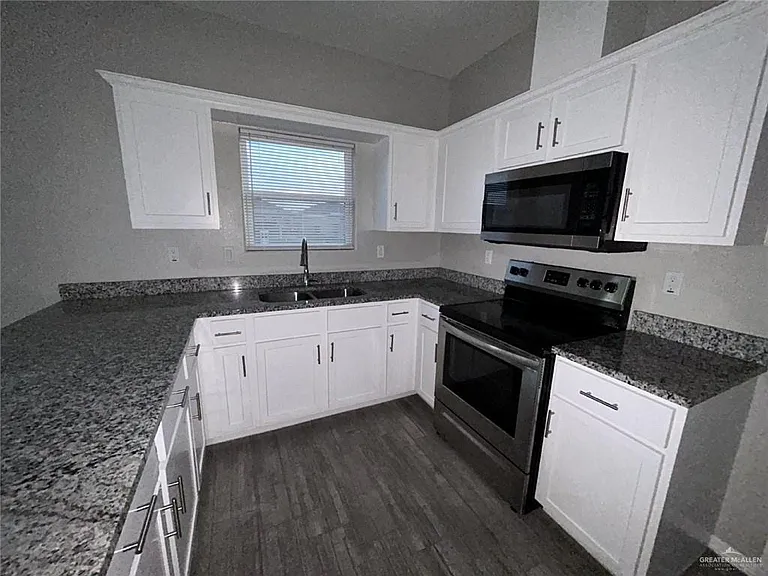 1905 Stauffer St #1 — Photo 3