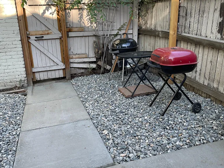 521 N Corona St #D — Photo 16