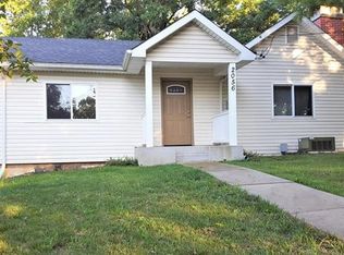 2056 Davis Dr, High Ridge, MO 63049