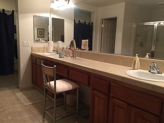 5th image of 647 Parisio Cir