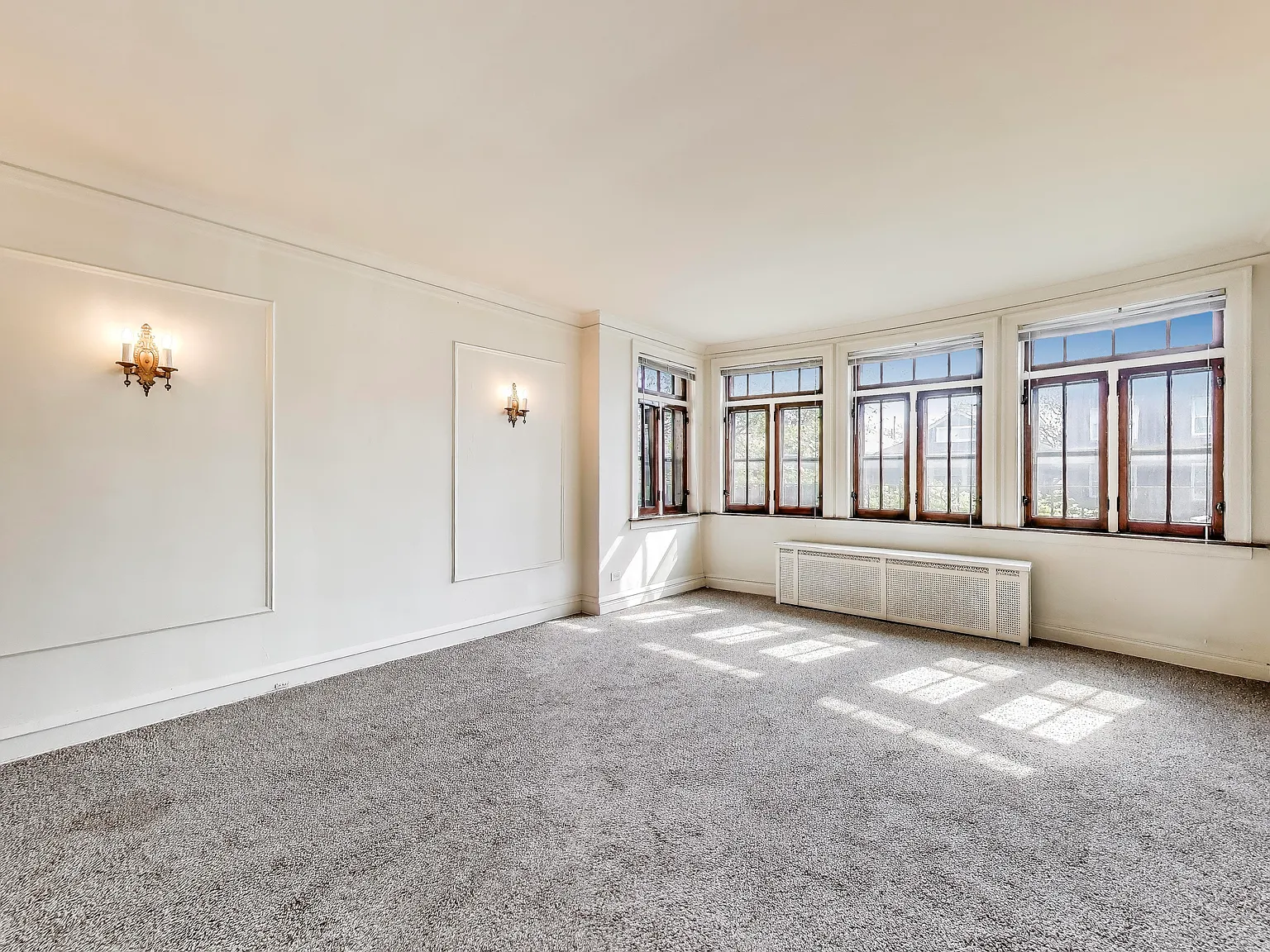 8152 S Merrill Ave — Photo 4