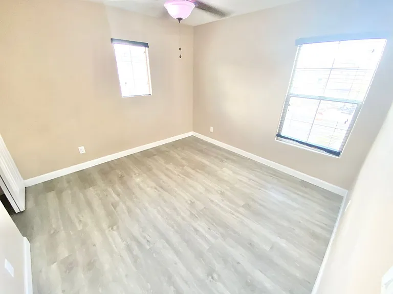 1060 Paradise Coach Dr — Photo 12