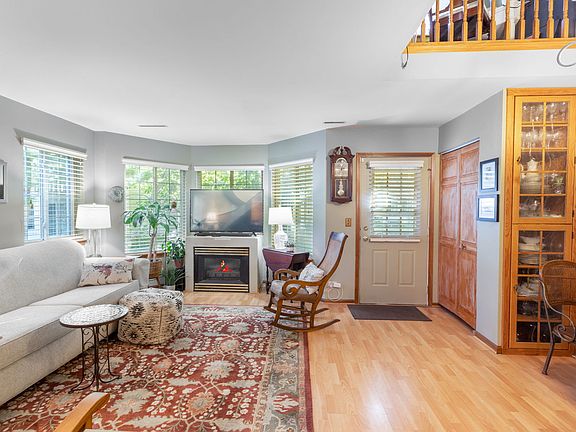 4th image of 267 W Treehouse Ln