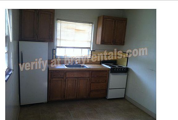 923 N 12th #5 kitchen watermarked