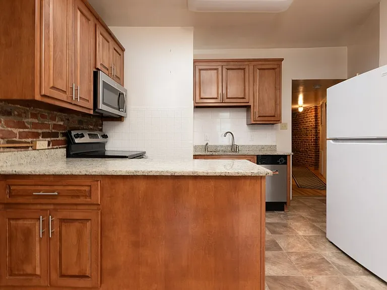 1239 W Cary St #2 — Photo 8