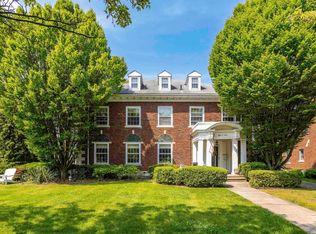 803 Lakepointe St, Grosse Pointe Park, MI 48230