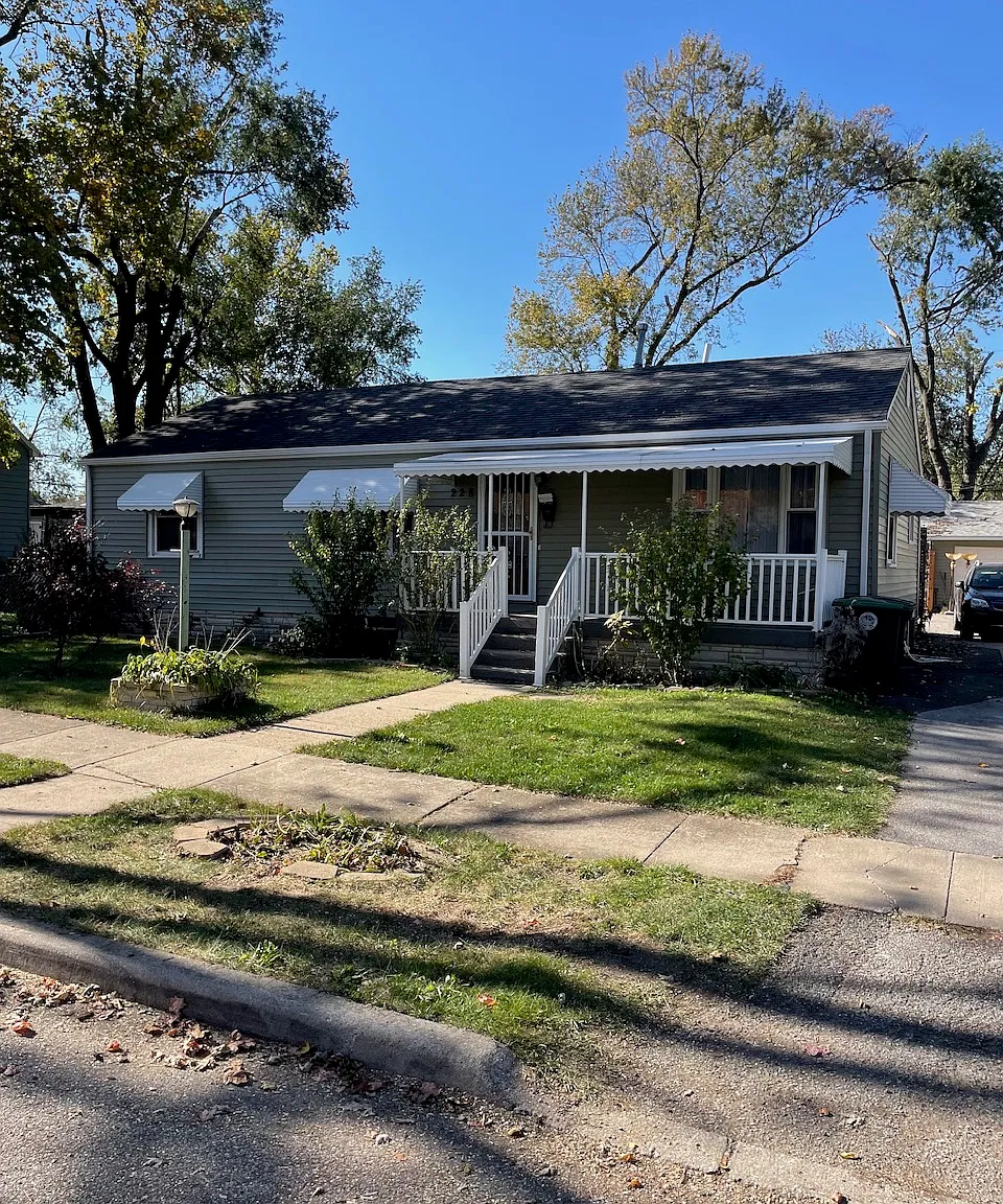 3 bed, 1080 sqft, $1,995 — Photo 1