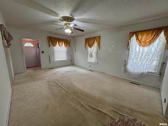 5th image of 208 N Otrich St